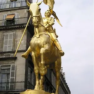 Jeanne D'arc بيت ضيافة